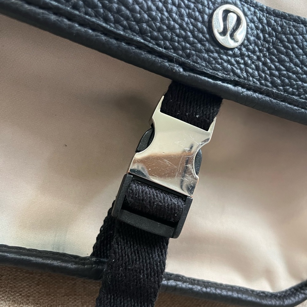Lululemon Now and Always Crossbody 5L - Picture 6 of 12